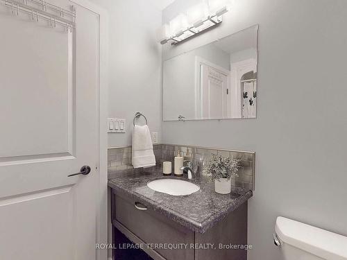 19 Johnston St, St. Catharines, ON - Indoor Photo Showing Bathroom