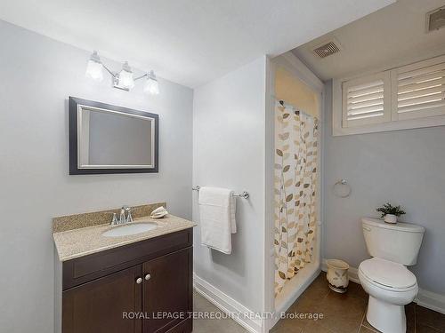 19 Johnston St, St. Catharines, ON - Indoor Photo Showing Bathroom