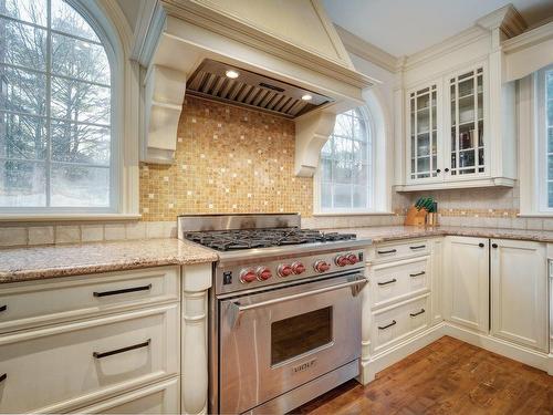 Kitchen - 14 Rue Sunrise, Hudson, QC - Indoor Photo Showing Kitchen With Upgraded Kitchen