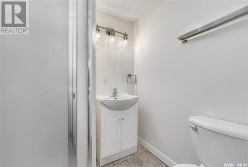 1317 Connaught Avenue, Moose Jaw, SK - Indoor Photo Showing Bathroom