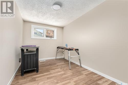 1317 Connaught Avenue, Moose Jaw, SK - Indoor Photo Showing Other Room