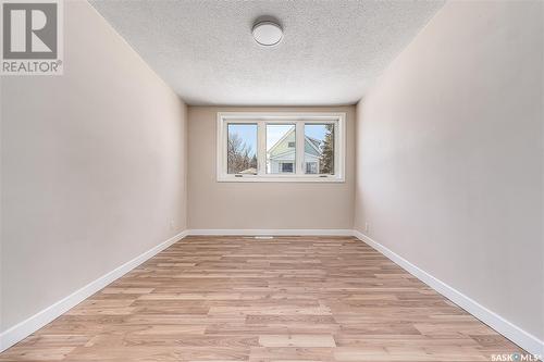 1317 Connaught Avenue, Moose Jaw, SK - Indoor Photo Showing Other Room