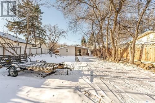 1317 Connaught Avenue, Moose Jaw, SK - Outdoor