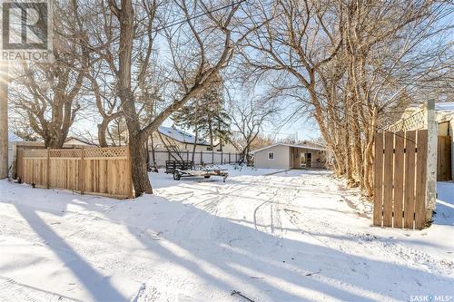 1317 Connaught Avenue, Moose Jaw, SK - Outdoor