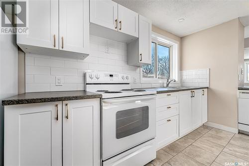 1317 Connaught Avenue, Moose Jaw, SK - Indoor Photo Showing Kitchen