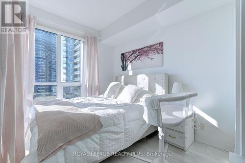 2101 - 2200 Lakeshore Boulevard, Toronto, ON - Indoor Photo Showing Bedroom