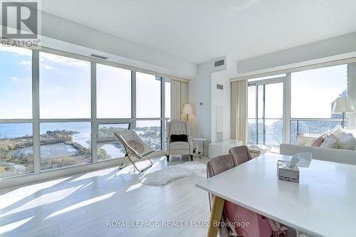 2101 - 2200 Lakeshore Boulevard, Toronto, ON - Indoor Photo Showing Living Room