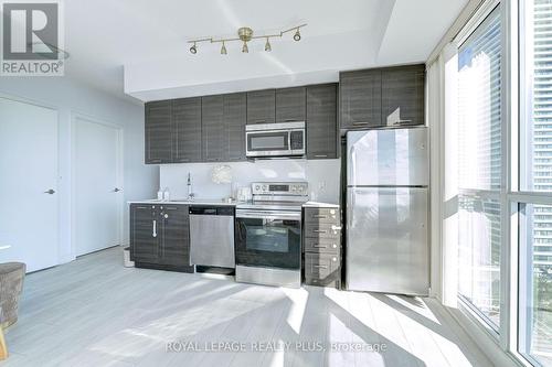 2101 - 2200 Lakeshore Boulevard, Toronto, ON - Indoor Photo Showing Kitchen