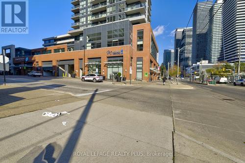 2101 - 2200 Lakeshore Boulevard, Toronto, ON - Outdoor