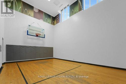 726 - 18 Mondeo Drive, Toronto, ON - Indoor Photo Showing Other Room