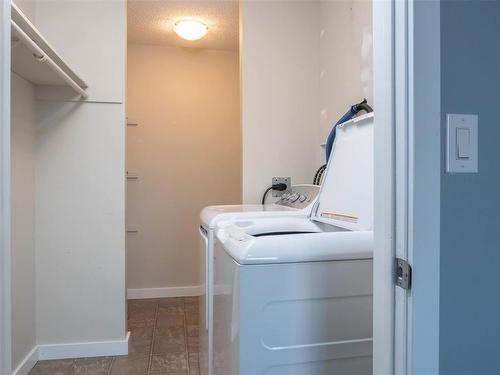 311 494 Beliveau Road, Winnipeg, MB - Indoor Photo Showing Laundry Room