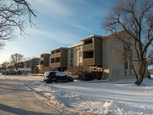 311 494 Beliveau Road, Winnipeg, MB - Outdoor