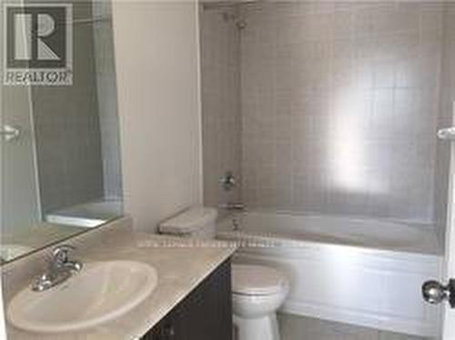 10 Cole Crescent, Brantford, ON - Indoor Photo Showing Bathroom