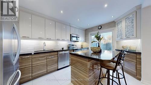 32 Mountfield Crescent, Vaughan, ON - Indoor Photo Showing Kitchen With Stainless Steel Kitchen With Upgraded Kitchen