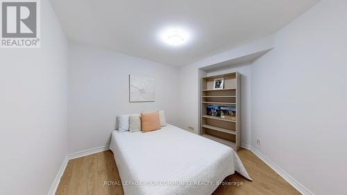 32 Mountfield Crescent, Vaughan, ON - Indoor Photo Showing Bedroom