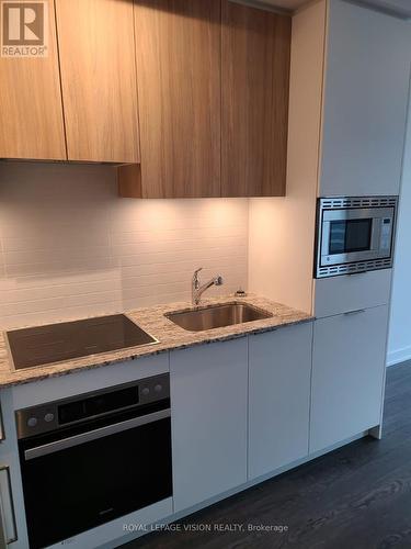 719 - 50 O'Neill Road, Toronto, ON - Indoor Photo Showing Kitchen