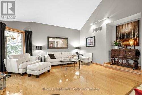 705 21St A Avenue, Hanover, ON - Indoor Photo Showing Living Room