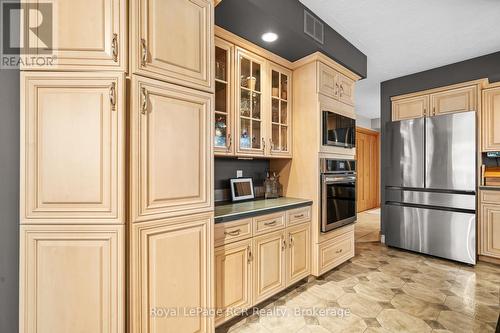 705 21St A Avenue, Hanover, ON - Indoor Photo Showing Kitchen