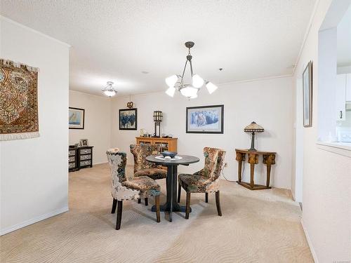 309-1560 Hillside Ave, Victoria, BC - Indoor Photo Showing Dining Room