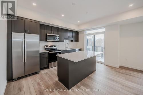 D73 - 405 Myers Road, Cambridge, ON - Indoor Photo Showing Kitchen With Upgraded Kitchen