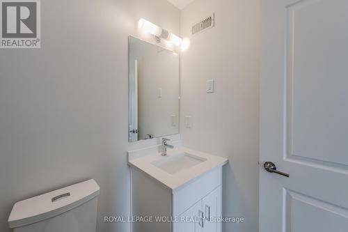 D73 - 405 Myers Road, Cambridge, ON - Indoor Photo Showing Bathroom