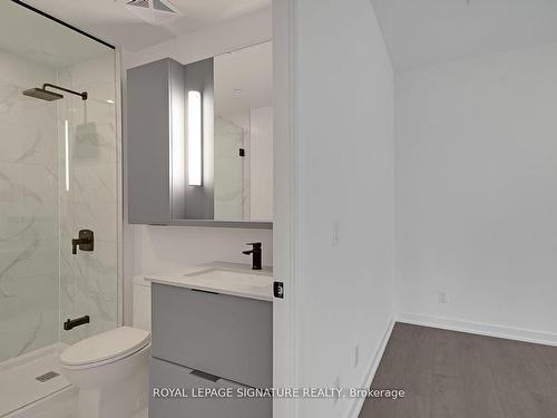 301-5 Defries St, Toronto, ON - Indoor Photo Showing Bathroom