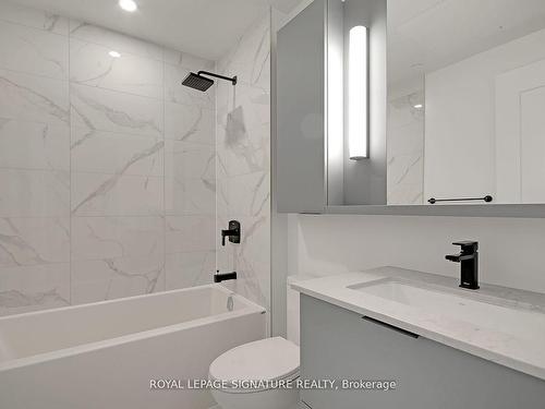 301-5 Defries St, Toronto, ON - Indoor Photo Showing Bathroom