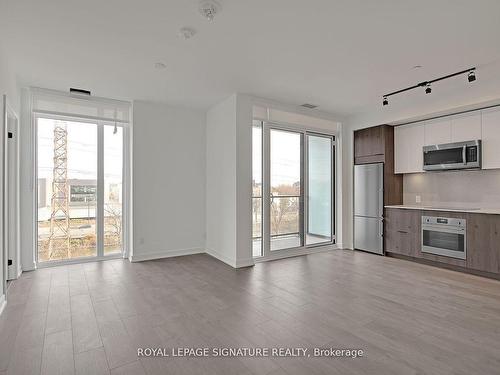 301-5 Defries St, Toronto, ON - Indoor Photo Showing Kitchen