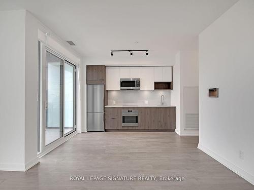 301-5 Defries St, Toronto, ON - Indoor Photo Showing Kitchen