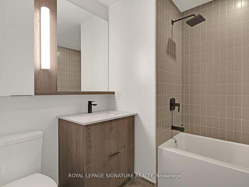 412-5 Defries St, Toronto, ON - Indoor Photo Showing Bathroom