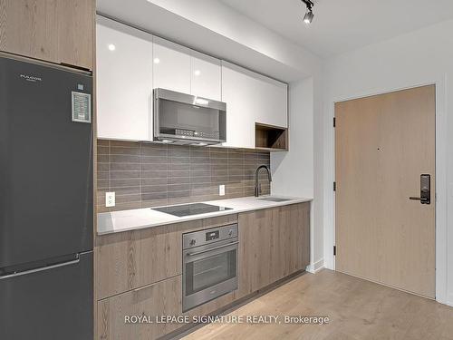 412-5 Defries St, Toronto, ON - Indoor Photo Showing Kitchen