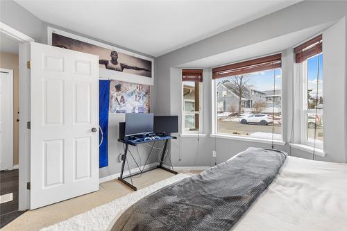 485 Hollyburn Drive, Kamloops, BC - Indoor Photo Showing Bedroom