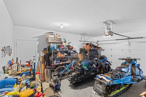 485 Hollyburn Drive, Kamloops, BC - Indoor Photo Showing Garage