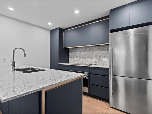 Kitchen - 105-5505 Boul. Du Quartier, Brossard, QC - Indoor Photo Showing Kitchen With Double Sink With Upgraded Kitchen