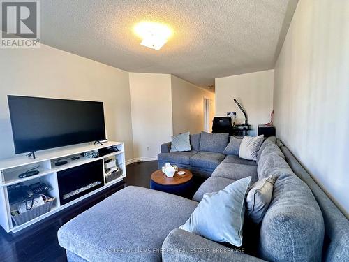 Upper - 308 Mclevin Avenue, Toronto (Malvern), ON - Indoor Photo Showing Living Room