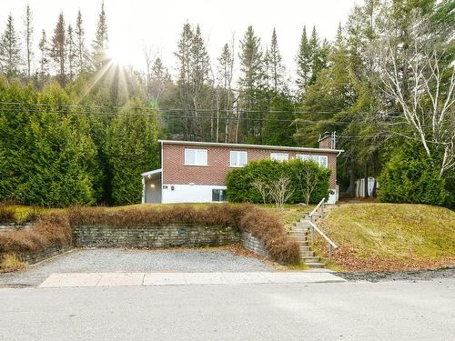 FaÃ§ade - 241  - 241B Av. Bélisle, Sainte-Agathe-Des-Monts, QC - Outdoor