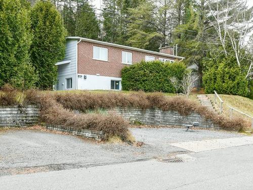 FaÃ§ade - 241  - 241B Av. Bélisle, Sainte-Agathe-Des-Monts, QC - Outdoor