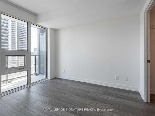 822-19 Western Battery Rd, Toronto, ON - Indoor Photo Showing Other Room