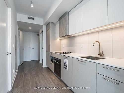 822-19 Western Battery Rd, Toronto, ON - Indoor Photo Showing Kitchen With Upgraded Kitchen