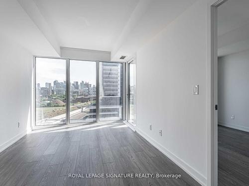 822-19 Western Battery Rd, Toronto, ON - Indoor Photo Showing Other Room