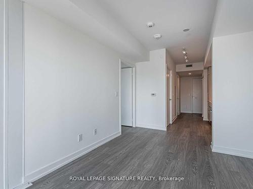 822-19 Western Battery Rd, Toronto, ON - Indoor Photo Showing Other Room