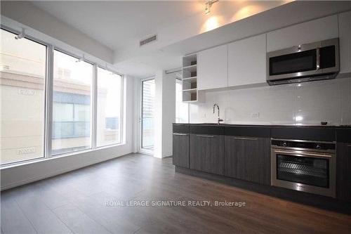 1009-68 Shuter St, Toronto, ON - Indoor Photo Showing Kitchen