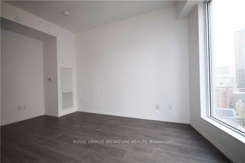 1009-68 Shuter St, Toronto, ON - Indoor Photo Showing Other Room