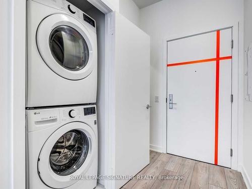 1510-120 Parliament St, Toronto, ON - Indoor Photo Showing Laundry Room