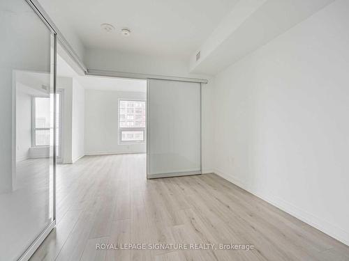 1412-395 Bloor St E, Toronto, ON - Indoor Photo Showing Other Room