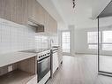 1412-395 Bloor St E, Toronto, ON  - Indoor Photo Showing Kitchen With Upgraded Kitchen 