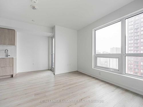 1412-395 Bloor St E, Toronto, ON - Indoor Photo Showing Other Room