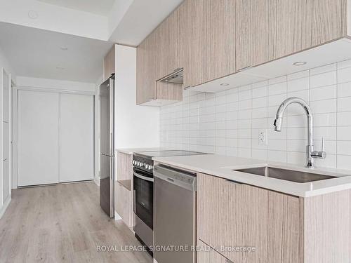 1412-395 Bloor St E, Toronto, ON - Indoor Photo Showing Kitchen