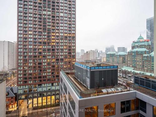 1401-395 Bloor St E, Toronto, ON - Outdoor With Facade