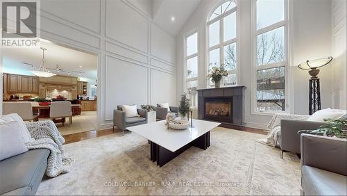 7 Deer Run, Uxbridge, ON - Indoor Photo Showing Living Room With Fireplace